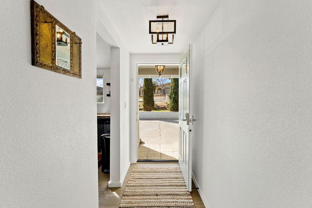 Cozy Stylish Home In The Heart Of Jt Village Joshua Tree Exterior foto